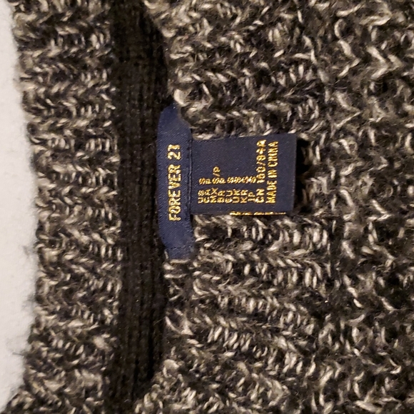 Forever 21 knit grey sweater - Picture 2 of 7